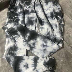 Lululemon Athletica Blue/Gray Tie Dye Joggers Size 8